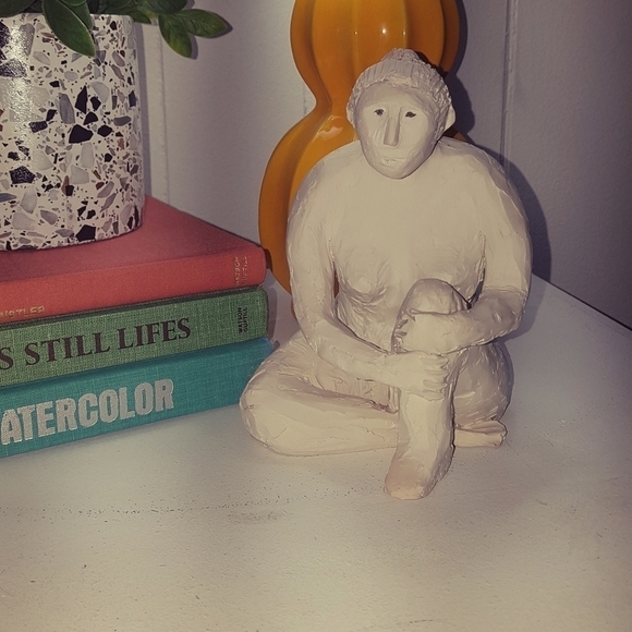 Seated Female Nude Clay Sculpture - Picture 7 of 8